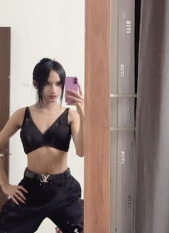 Kelly - Transsexual escort in Bangalore Photo 2 of 7