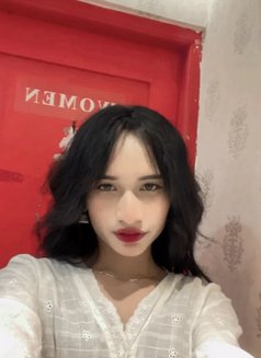 Kelly - Transsexual escort in Bangalore Photo 3 of 9