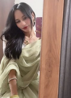 Kelly - Transsexual escort in Bangalore Photo 4 of 9