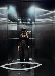 Kelly - Transsexual escort in Bangalore Photo 7 of 7