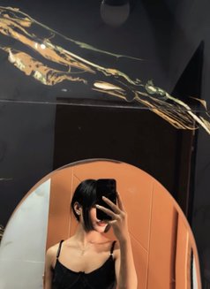 Kelly - Transsexual escort in Bangalore Photo 11 of 12