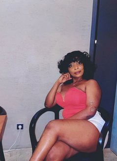 Kelly - escort in Al Ain Photo 1 of 1