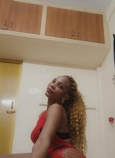 Kelly - puta in Chennai Photo 4 of 4