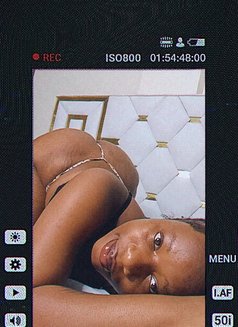 Kelly - escort in Dubai Photo 3 of 3