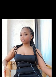 Kelly - escort in Nairobi Photo 5 of 5