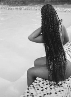 Kelly - escort in Nairobi Photo 1 of 4