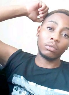 Kelly - Acompañantes masculino in Nairobi Photo 3 of 3