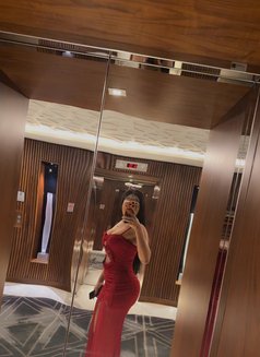 Kelly - escort in Dubai Photo 2 of 6