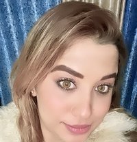 Iranian beauty Shireen Hassanzadeh - puta in Mumbai Photo 6 of 10