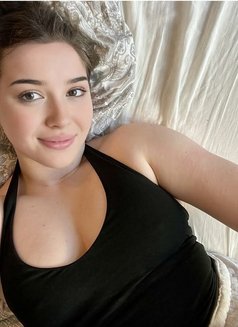 Kelly - escort in Riyadh Photo 2 of 5