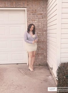 Kelly - escort in Kandy Photo 2 of 3