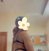 Kelly - puta in Indore Photo 1 of 4