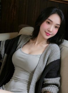 Kelly Sukhumvit - escort in Bangkok Photo 4 of 7