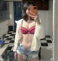 Kelly “meet, camshow, priv contents” - puta in Manila