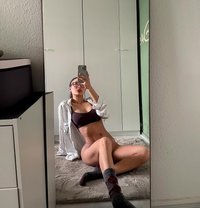 Kelly teenage cutie full service - escort in Doha
