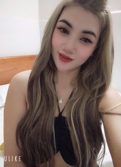 Kelly - escort in Ajmān Photo 1 of 2