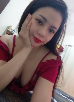 Kelly - escort in Muscat Photo 4 of 5