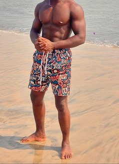 Kelvin - Acompañantes masculino in Dubai Photo 5 of 6