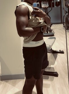 Kelvin - Male escort in Dubai Photo 2 of 2