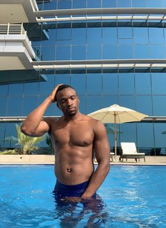 Kelvin - Male escort in Dubai Photo 2 of 5
