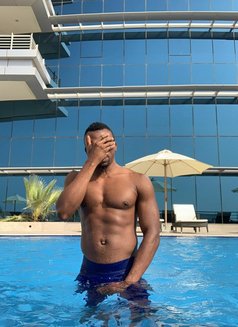 Kelvin - Male escort in Dubai Photo 3 of 5
