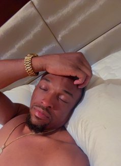 Kelvin - Male escort in Dubai Photo 5 of 5