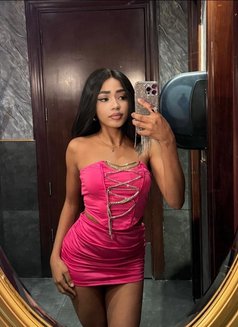 Kelye - escort in Mauritius Photo 5 of 6