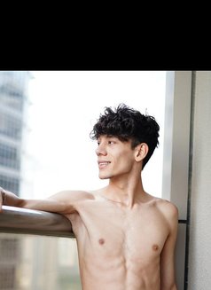 Kemal Top - Male escort in İstanbul Photo 3 of 8