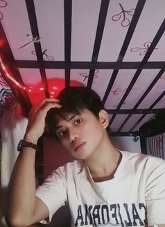 Ken - masseur in Manila Photo 1 of 5