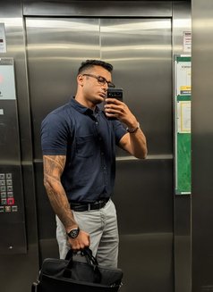 Ken - Acompañantes masculino in Colombo Photo 1 of 1