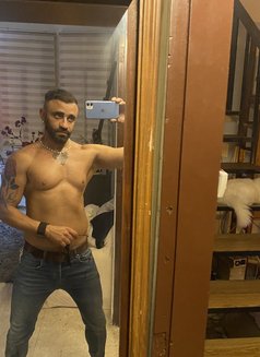 Kenan - Male escort in Beirut Photo 1 of 5