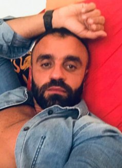 Kenan - Acompañante masculino in Beirut Photo 4 of 10