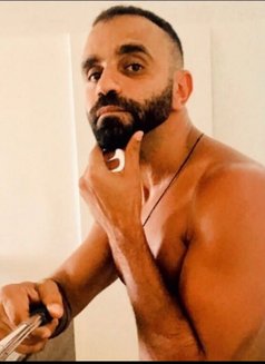 Kenan - Acompañante masculino in Beirut Photo 5 of 10