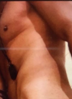 Kenan - Acompañante masculino in Beirut Photo 8 of 10