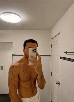 Kenanhard - Acompañantes masculino in Bangkok Photo 1 of 7
