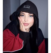 Kendall - escort in Abu Dhabi