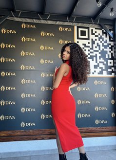 Kendall Diva Vip Massage - Masajista in Santa Cruz de Tenerife Photo 2 of 11