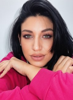 Kendall - escort in Cape Town Photo 4 of 5