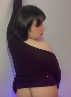 Kendall - Transsexual escort in Şalālah Photo 3 of 3