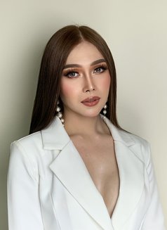 Kendall777 - Transsexual escort in Manila Photo 3 of 3