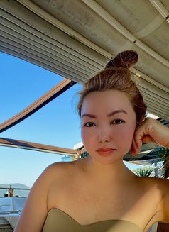 Kendra - puta in Abu Dhabi Photo 2 of 8