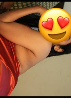 Kendra - escort in Manila Photo 2 of 6