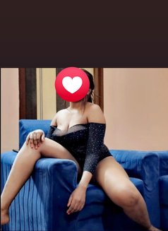 Kendra - escort in Manila Photo 3 of 6