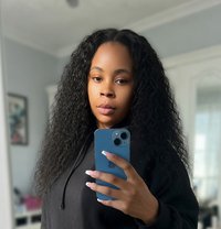 Kendra - adult performer in Accra