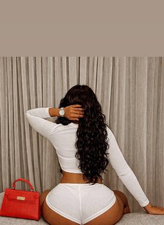 Kendra - Transsexual escort in Accra Photo 3 of 3
