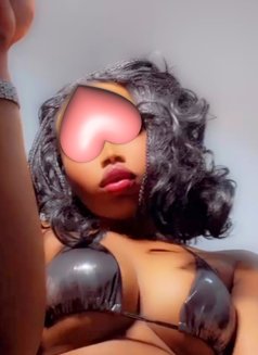 Kendra - Transsexual escort in Accra Photo 4 of 5