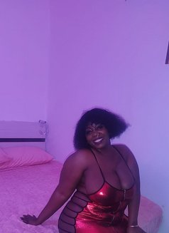 Kendraa - puta in Riyadh Photo 7 of 12