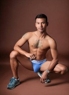 Keng - Acompañantes masculino in Bangkok Photo 3 of 3
