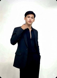 Kenji - Male escort in Manila Photo 2 of 15