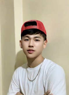 Kenji - Male escort in Manila Photo 7 of 15